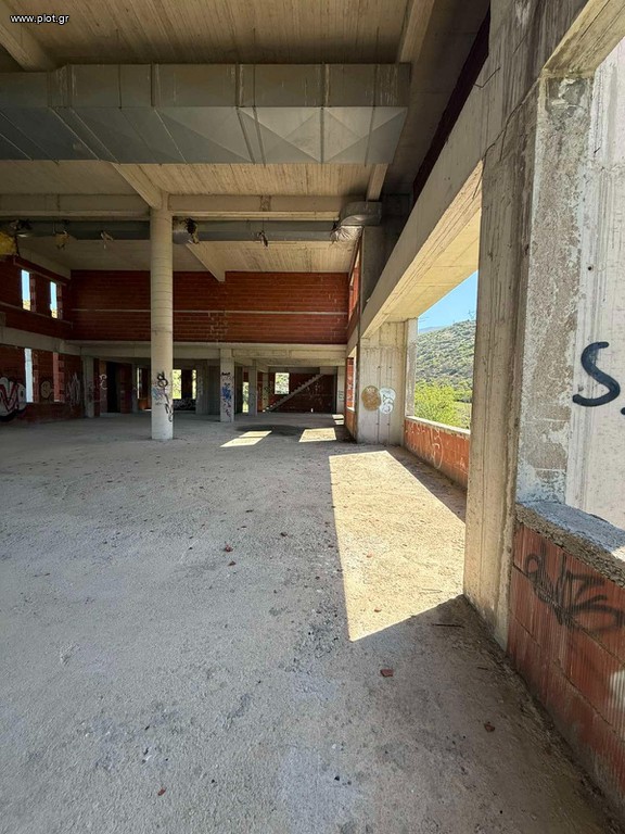 Επιχειρηματικό κτίριο 1.050 τ.μ. προς ενοικίαση, Τριάδιο