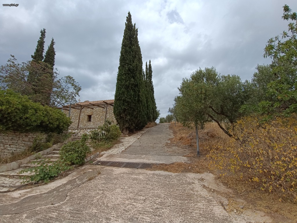 Επιχειρηματικό κτίριο 738 τ.μ. πρός πώληση, Αττική - Υπόλοιπο, Βίλια