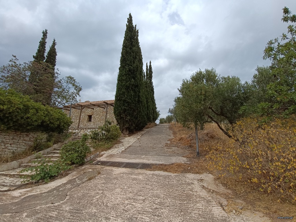 Επιχειρηματικό κτίριο 738 τ.μ. πρός πώληση, Αττική - Υπόλοιπο, Βίλια