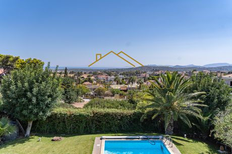 Detached home 393 sqm for sale