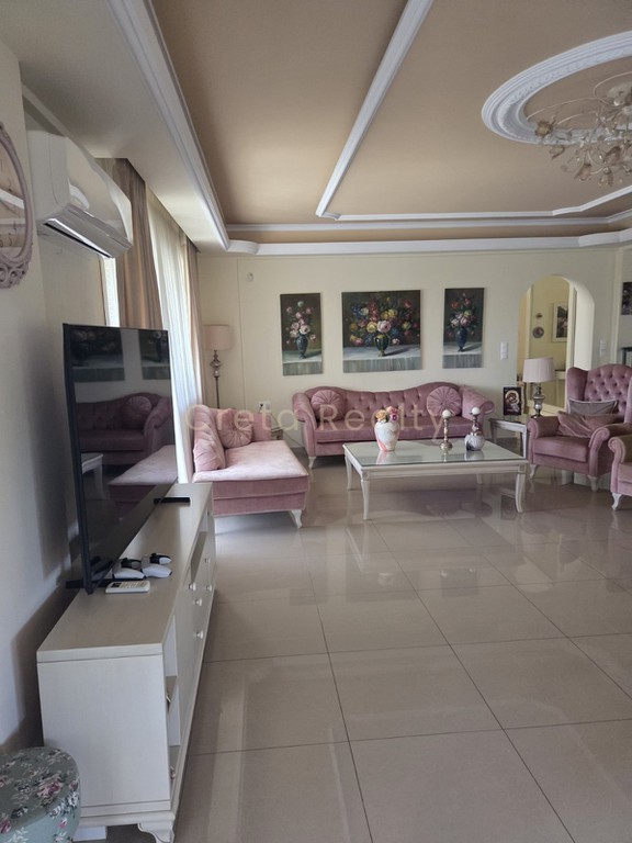 Μονοκατοικία 380 τ.μ. προς ενοικίαση, Κάτω Καλέσια