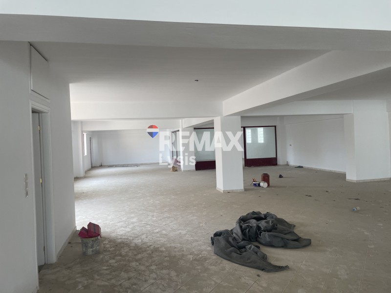 Επιχειρηματικό κτίριο 2.380 τ.μ. προς πώληση, Κέντρο Παλαιού Μενιδίου