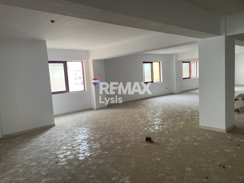 Επιχειρηματικό κτίριο 2.380 τ.μ. προς πώληση, Κέντρο Παλαιού Μενιδίου