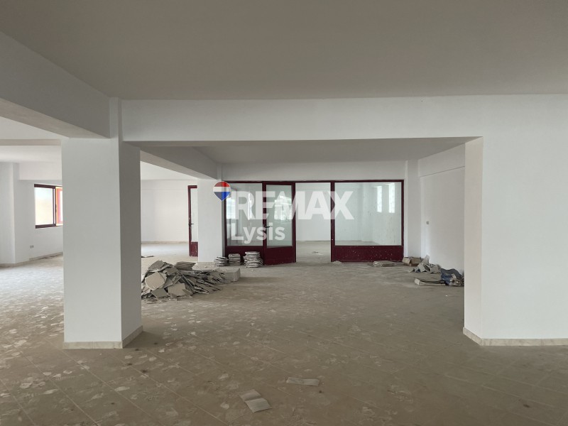 Επιχειρηματικό κτίριο 2.380 τ.μ. προς πώληση, Κέντρο Παλαιού Μενιδίου