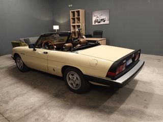 Alfa Romeo Spider 1984 2,0 CABRIO-thumb-6