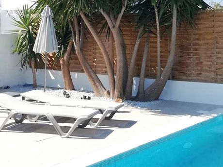 Συγκρότημα διαμερισμάτων 345 τ.μ. για πώληση