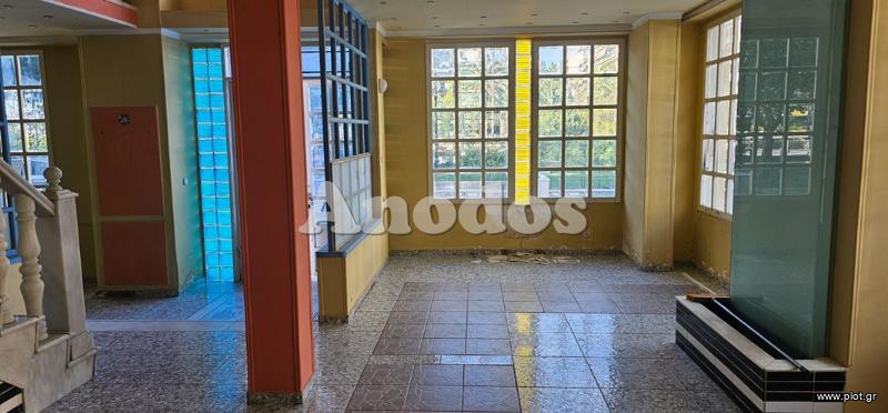 Κατάστημα 280 τ.μ. προς ενοικίαση, Τζιτζιφιές