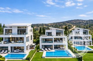 Villa 312 sqm for sale