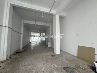 Store 200 sqm for rent