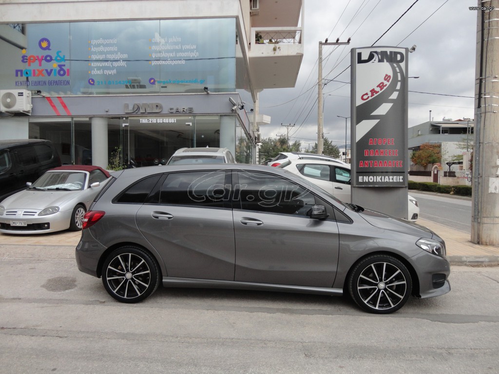 Mercedes-Benz B 180 2015 URBAN DIEZEL AUTOMATIC