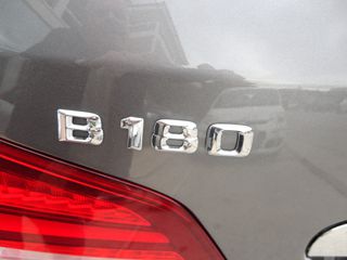 Mercedes-Benz B 180 2015 URBAN DIEZEL AUTOMATIC-thumb-18