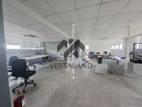 Επιχειρηματικό κτίριο 1.105 τ.μ. προς ενοικίαση