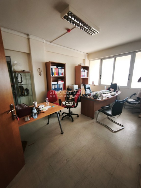 Επιχειρηματικό κτίριο 1.570 τ.μ. πρός πώληση, Αθήνα - Ανατολικά Προάστια, Κορωπί