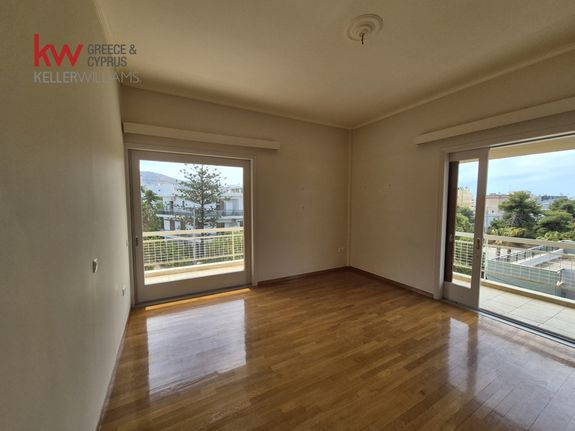 Apartment 110 sqm for rent, Athens - South, Glyfada