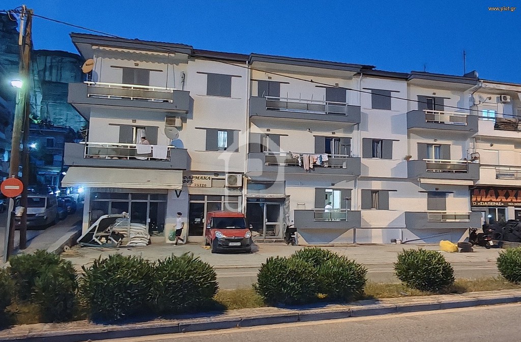 Συγκρότημα διαμερισμάτων 680 τ.μ. πρός πώληση, Ν. Τρικάλων, Καλαμπάκα