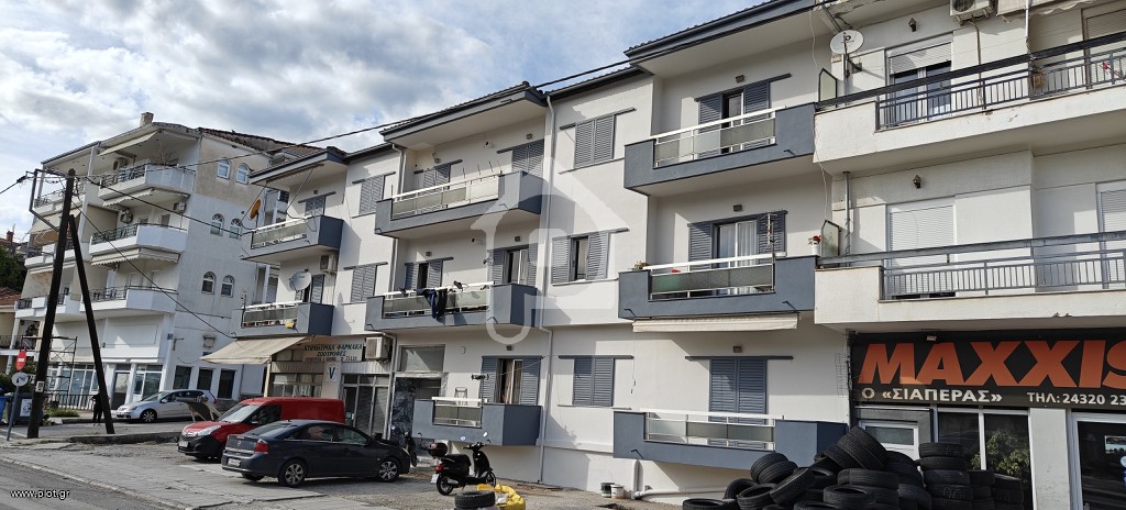 Συγκρότημα διαμερισμάτων 680 τ.μ. πρός πώληση, Ν. Τρικάλων, Καλαμπάκα