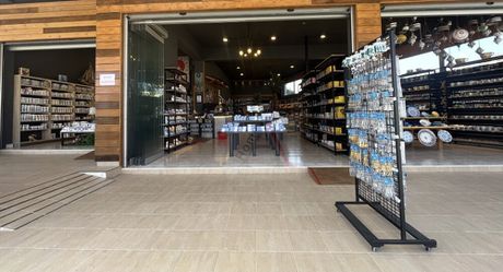 Store 450 sqm for sale