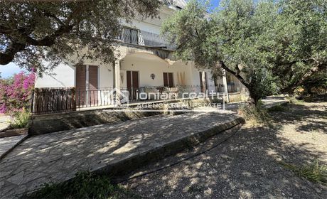 Building 330 sqm for sale
