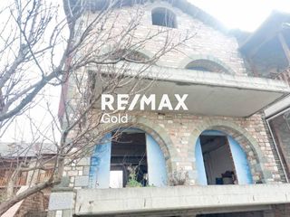 Επιχειρηματικό κτίριο 300 τ.μ. για πώληση