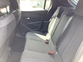 Peugeot 208 2022-thumb-6