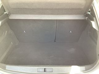 Peugeot 208 2022-thumb-7