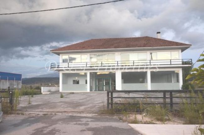 Business bulding 1.090 sqm for sale, Ioannina Prefecture, Ioannina