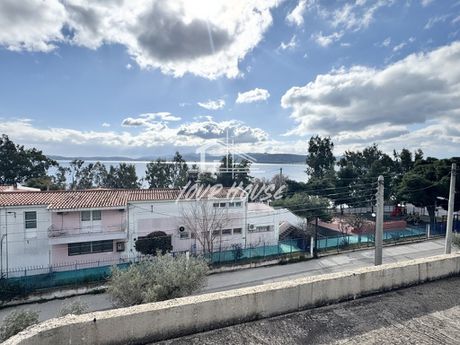 Μεζονέτα 335 τ.μ. πρός πώληση