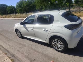 Peugeot 208 2022-thumb-4