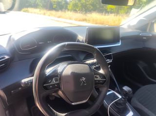 Peugeot 208 2022-thumb-10