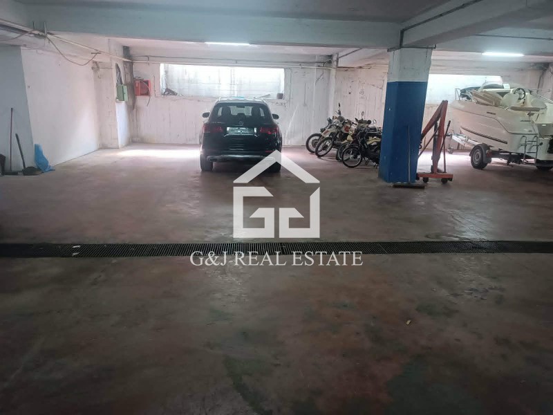 Parking 250 τ.μ. προς ενοικίαση, Κέντρο Θέρμης