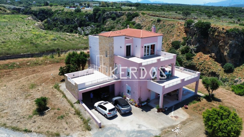 Βίλλα 300 τ.μ. πρός πώληση, Ν. Ρεθύμνου, Ρέθυμνο
