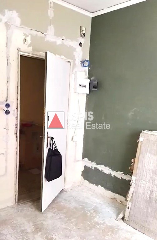 Γραφείο 14 τ.μ. προς πώληση, Πλατεία Καρύτση