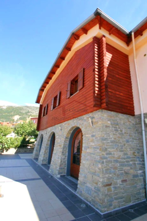 Ξενοδοχείο 800 τ.μ. πρός πώληση, Ν. Ιωαννίνων, Κόνιτσα