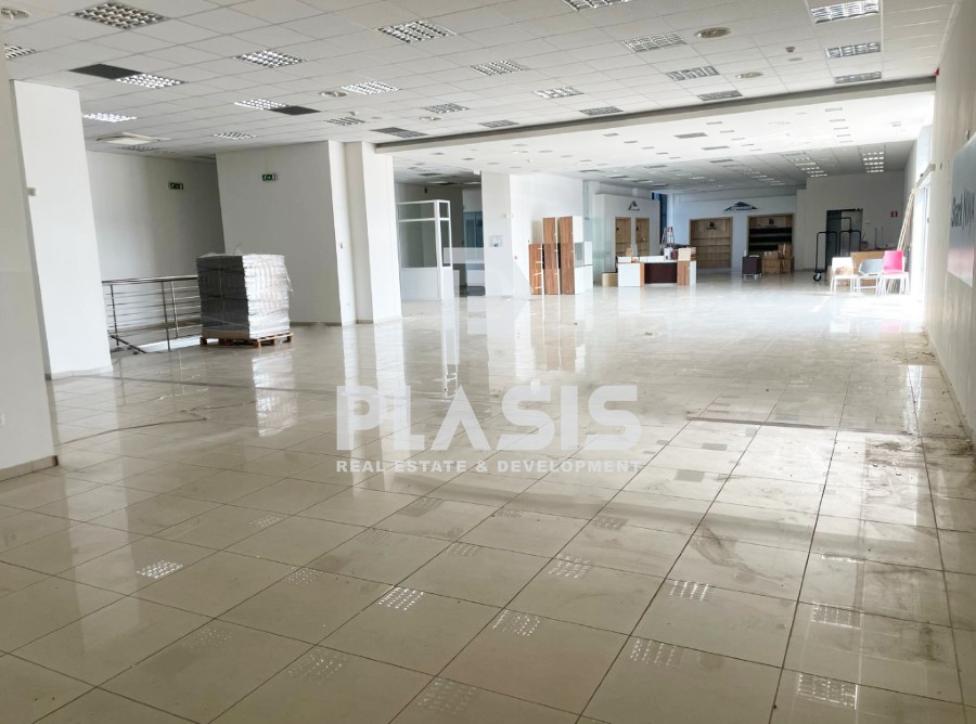 Κατάστημα 1.600 τ.μ. προς ενοικίαση, Κέντρο Θέρμης
