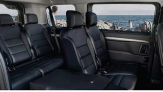 Peugeot Traveller 2020 8 θεσιο-thumb-3