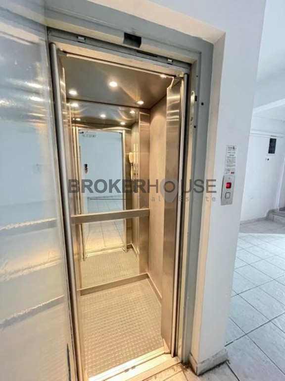 Επιχειρηματικό κτίριο 440 τ.μ. προς πώληση, Πλατεία Μαβίλη