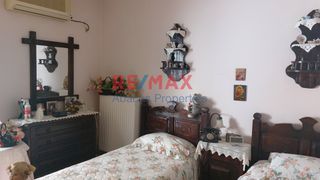 Κτίριο 240 τ.μ. για πώληση, Πειραιάς, Καστέλλα-thumb-4