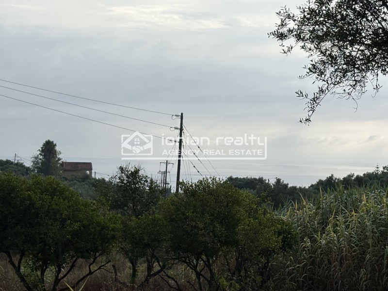 Οικόπεδο 2.035 τ.μ. προς πώληση, Μέσο Γερακάρι