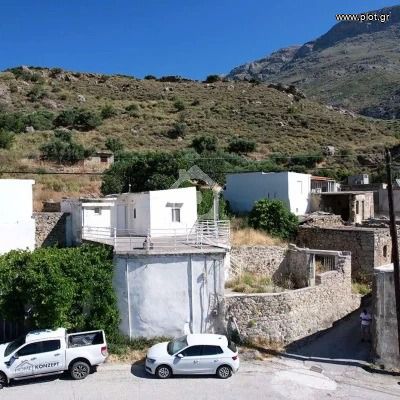 House with 2 bedrooms in Platanes, Greece listed at €30,000