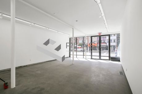 Store 100 sqm for rent