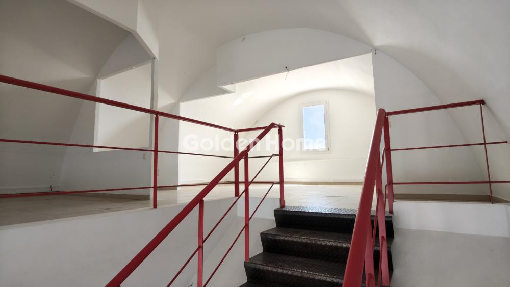 Κατάστημα 225 τ.μ. προς ενοικίαση, Θήρα