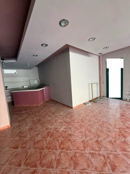 Store 396 sqm for sale