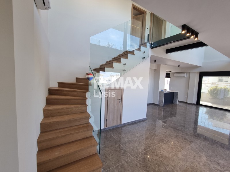 Μεζονέτα 136 τ.μ. πρός ενοικίαση, Αθήνα - Νότια Προάστια, Γλυφάδα