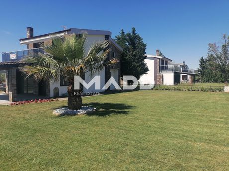 Μονοκατοικία 220 τ.μ. πρός ενοικίαση