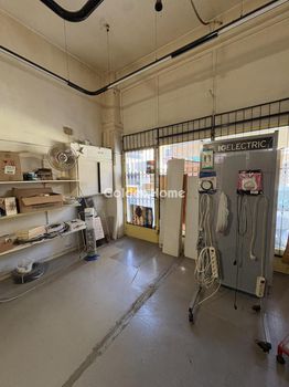 Store 60 sqm for rent