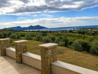 Συγκρότημα διαμερισμάτων 672 τ.μ. για πώληση