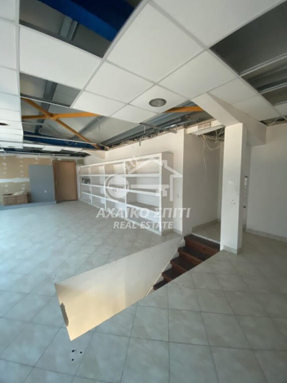 Επιχειρηματικό κτίριο 540 τ.μ. προς ενοικίαση, Ψαροφάι