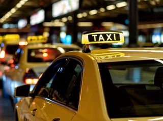 ΖΗΤΟΥΝΤΑΙ ΟΔΗΓΟΙ ΤΑΞΙ ΚΑΤΟΧΟΙ ΕΙΔΙΚΗΣ ΚΑΡΤΑΣ