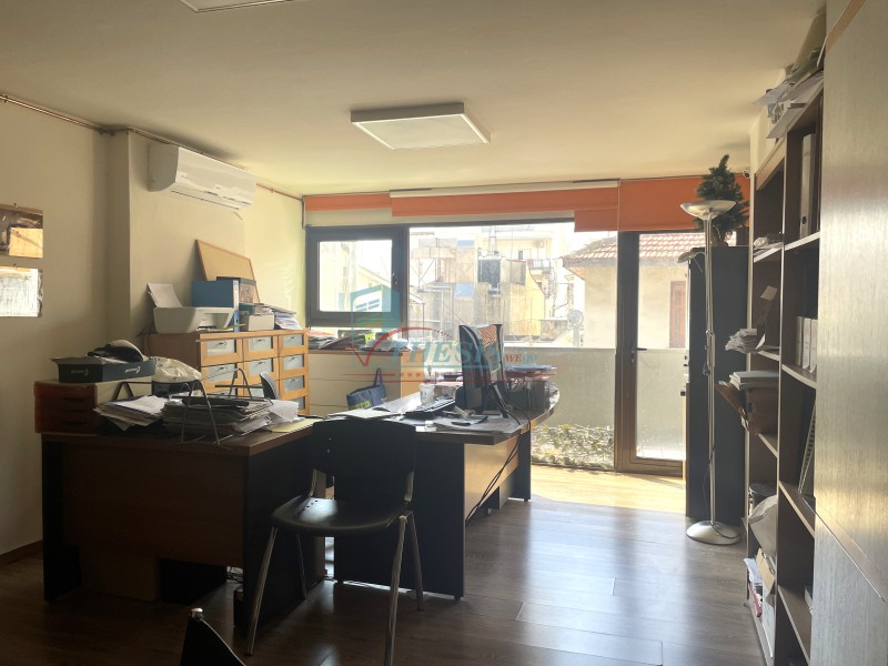 Business bulding 450 sqm for sale, Lazarou