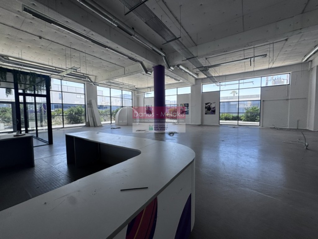 Business bulding 1.650 sqm for rent, Chania Prefecture, El. Venizelos